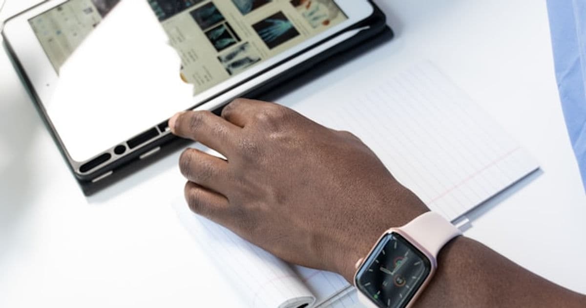 Healthcare insurance platform for agent compliance and retention